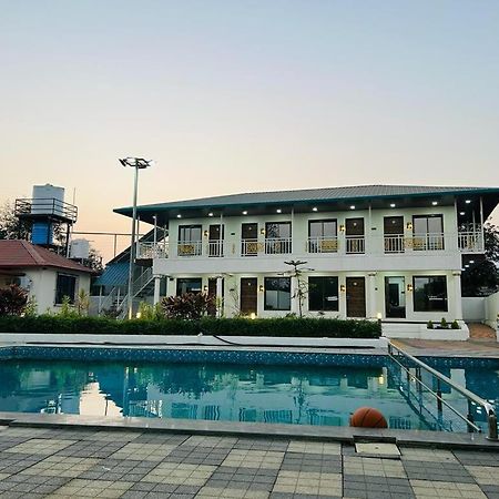 The Village Resorts Karjat Eksteriør bilde